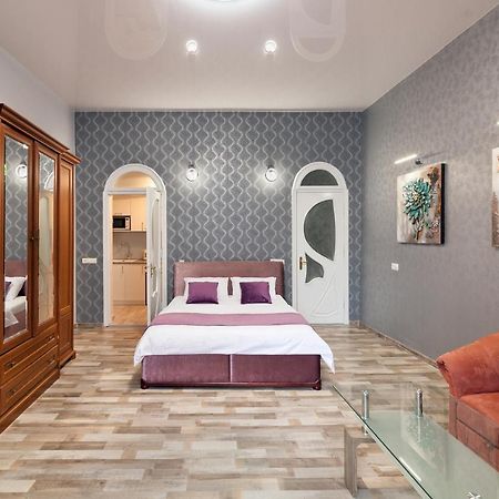 Queens Apartments 1 ลวีฟ ภายนอก รูปภาพ